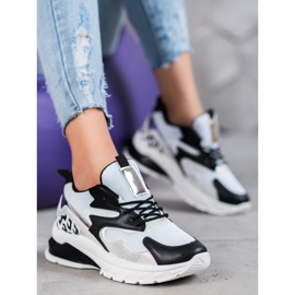 Ideal Shoes Tênis com palmilhas pretas branco preto 1