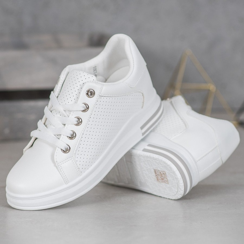 SHELOVET Sapatos abertos com uma cunha oculta branco 1 SHELOVET Sapatos abertos com uma cunha oculta branco 1