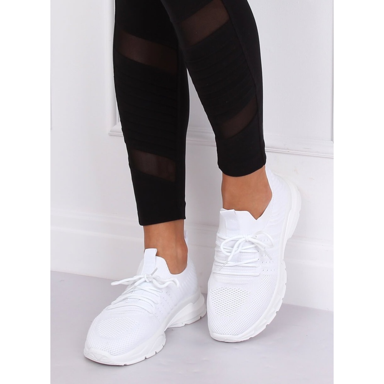 Calçados esportivos ZH-6 brancos 1