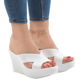 Chinelos brancos de salto alto Meliski IR-70 1