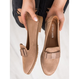 Miss Laura Senhores Com Um Arco castanho 1 Miss Laura Senhores Com Um Arco castanho 1