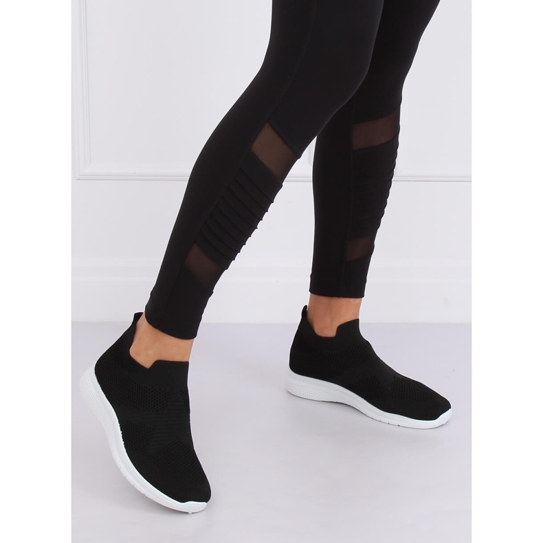 Sapatos esportivos pretos NB330P 1