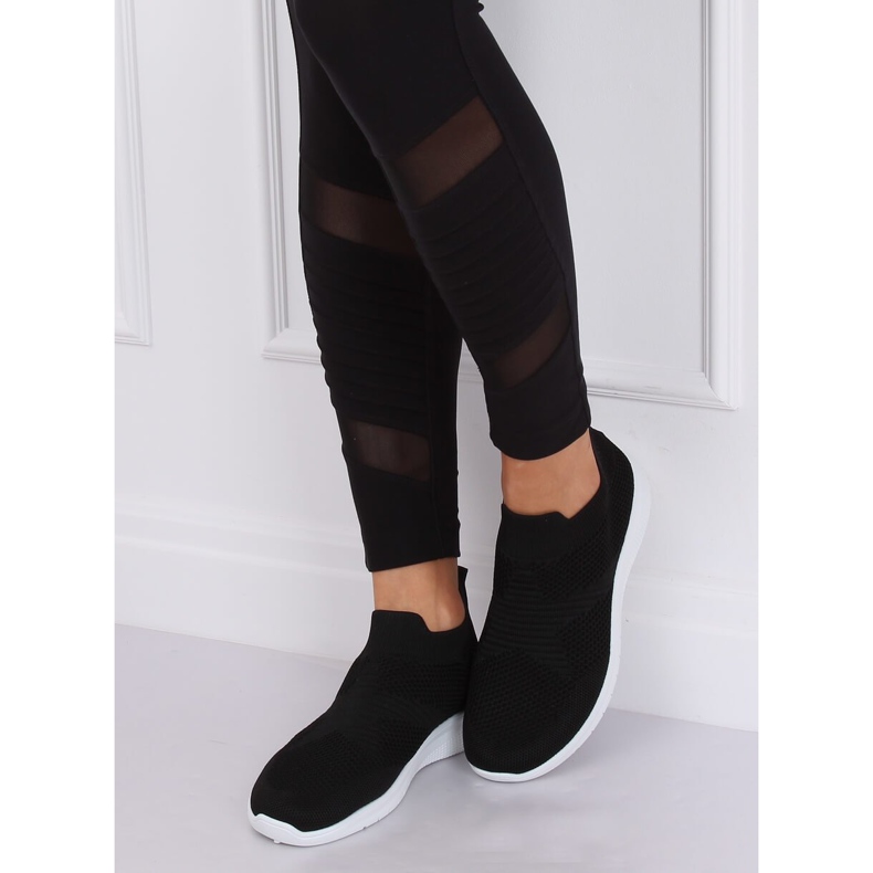 Sapatos esportivos pretos NB330P 2