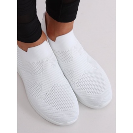 Sapatos esportivos brancos NB330P 2