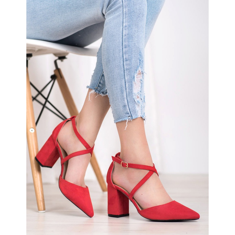 Diamantique Bombas em um pilar vermelho 2