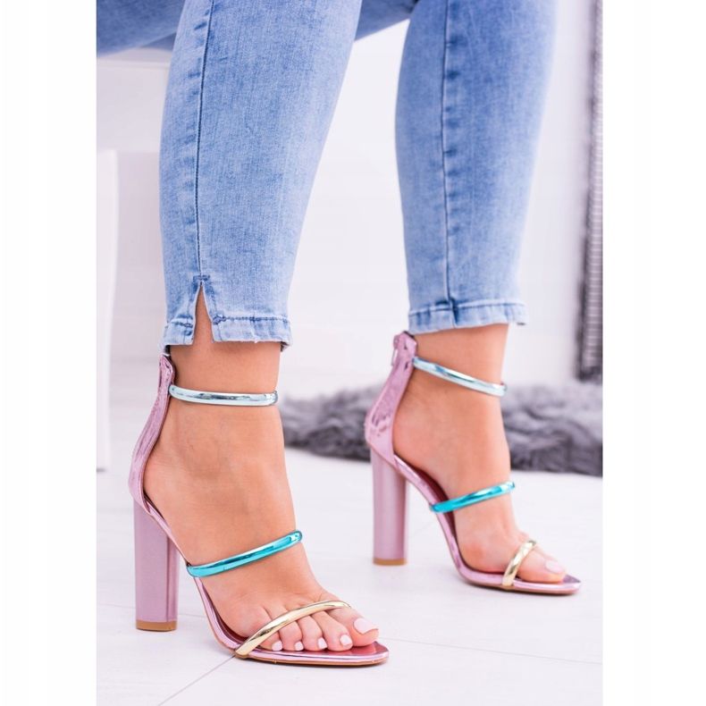 Sandálias Lu Boo Golden Rose no Lissa Bar rosa 1