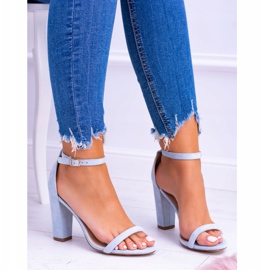 Sandálias azuis de camurça Lu Boo em um bar Ripley azul 2