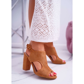 HAN Sandálias femininas com salto em camurça Openwork Camel HiBaby marrom 1