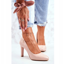 Bombas femininas Sergio Leone Beige Varnished no post bege 1