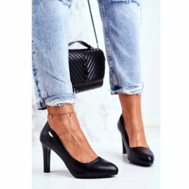 As bombas femininas negras Matte Sergio Leone em um Campbell Post preto 1