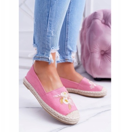 Alpercatas femininas em tecido rosa com flores silvestres 2