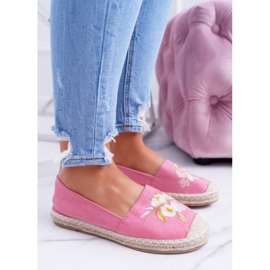 Alpercatas femininas em tecido rosa com flores silvestres 1