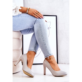 Bombas femininas no cinza pós -Sergio Leone 2