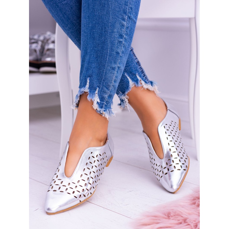Sapatos femininos sintéticos Lu Boo Silver Slip-On cinza 1