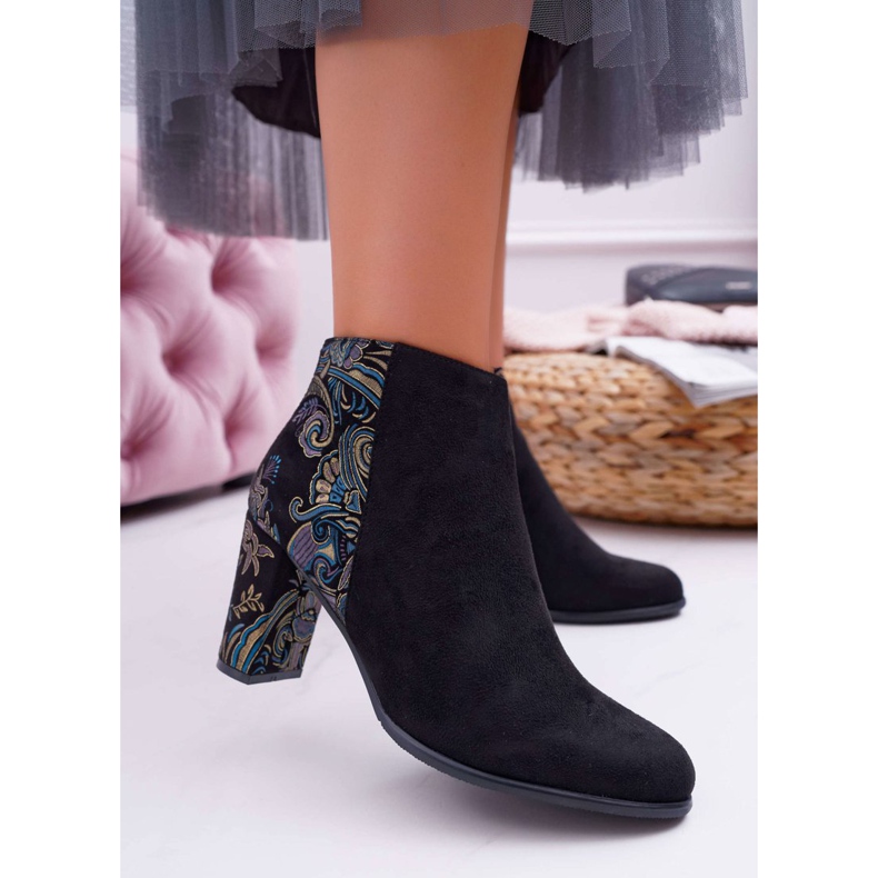 Sergio Leone Botas pretas no Post Folk Eros Flowers preto 1