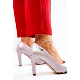 Mulheres Pumps Pearl Silver em um poste Sergio Leone Campbell cinza 1