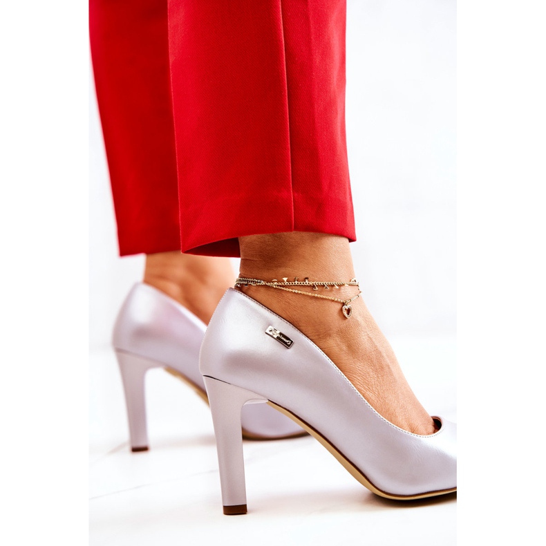 Mulheres Pumps Pearl Silver em um poste Sergio Leone Campbell cinza 1