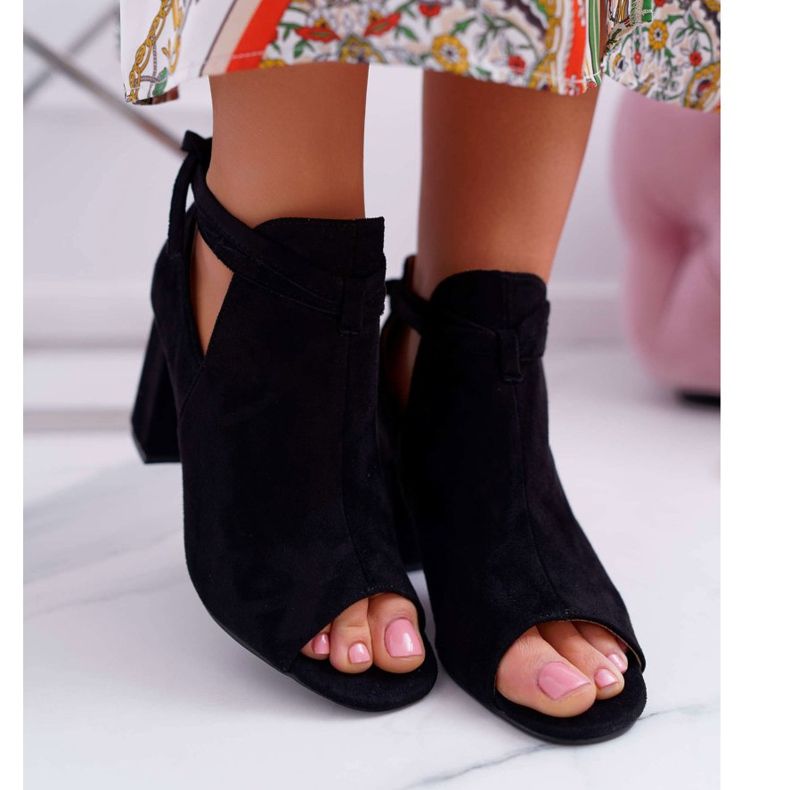 Vinceza Sandálias de bota preta em um bar cinza aberto preto 2