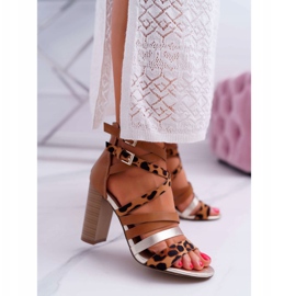 FE1 Sandálias femininas elegantes de salto alto e cintos Villey marrom 1