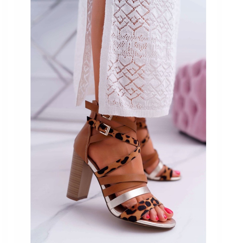 FE1 Sandálias femininas elegantes de salto alto e cintos Villey marrom 1