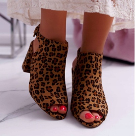 BUGO Sandálias femininas de salto alto com canela Peep Toe Leopard Esta marrom 2