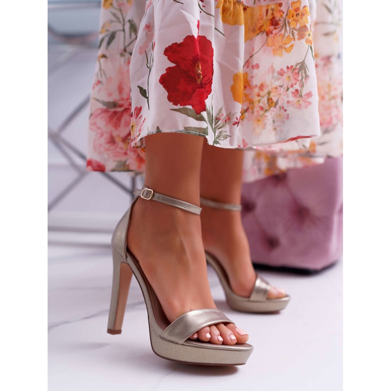 Moow Sandálias femininas com salto alto, plataforma Ellania Gold dourado 1