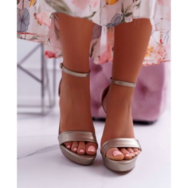 Moow Sandálias femininas com salto alto, plataforma Ellania Gold dourado 2