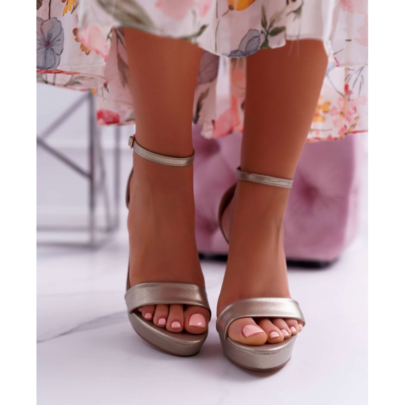 Moow Sandálias femininas com salto alto, plataforma Ellania Gold dourado 2