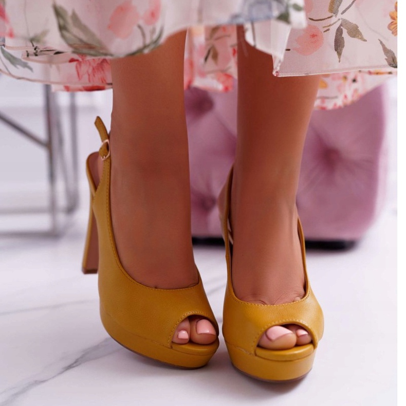 Moow Sandálias femininas de salto alto amarelo Lorajn 2