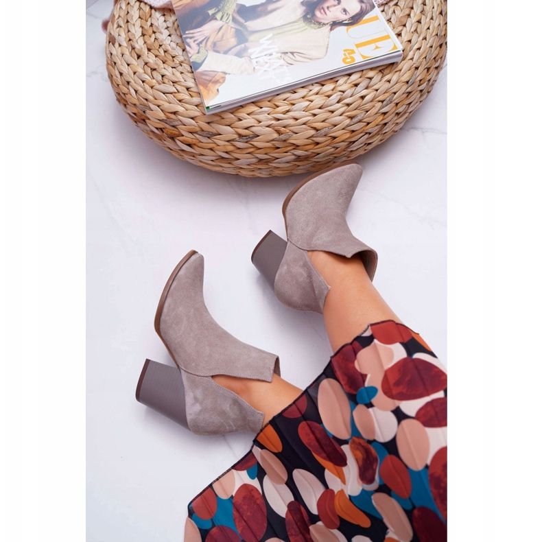 Botas femininas com salto alto molas de couro camurça cappuccino Nicole 2430 bege 2