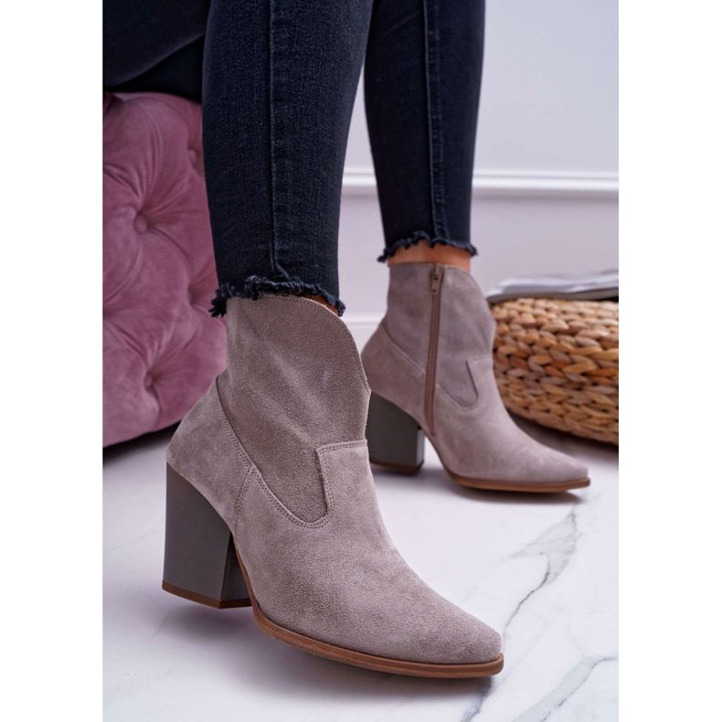 Botas femininas com salto alto camurça leve cappuccino Nicole 2433 bege 1