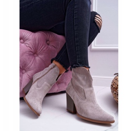 Botas femininas com salto alto camurça leve cappuccino Nicole 2433 bege 2