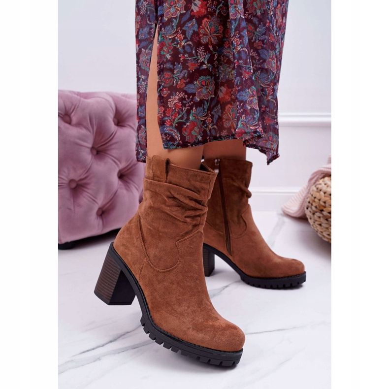FB2 Botas femininas de salto em camurça camelo Celma marrom 1