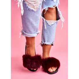 Chinelos femininos com pelo natural vermelho escuro Naturis 2