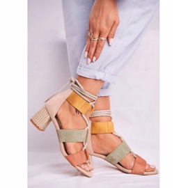 Bellucci Sandálias femininas com salto em camurça Beckie colorida marrom multicolorido 2