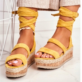 FS1 Sandálias femininas na plataforma Amarrada Amarela La Favourite amarelo 2
