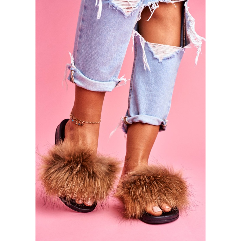 Chinelos femininos com pele natural Camel Naturis castanho 2