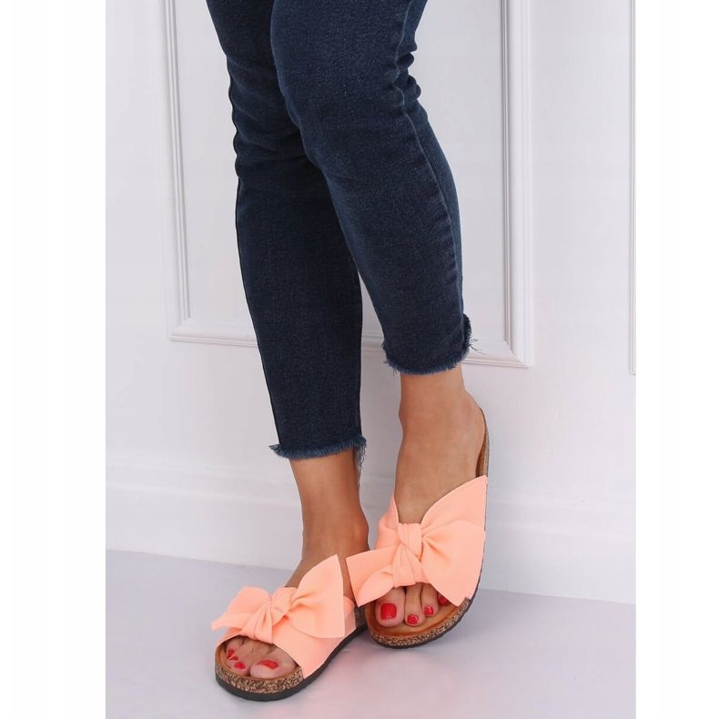 Chinelos rosa CK108 rosa na sola de cortiça 1