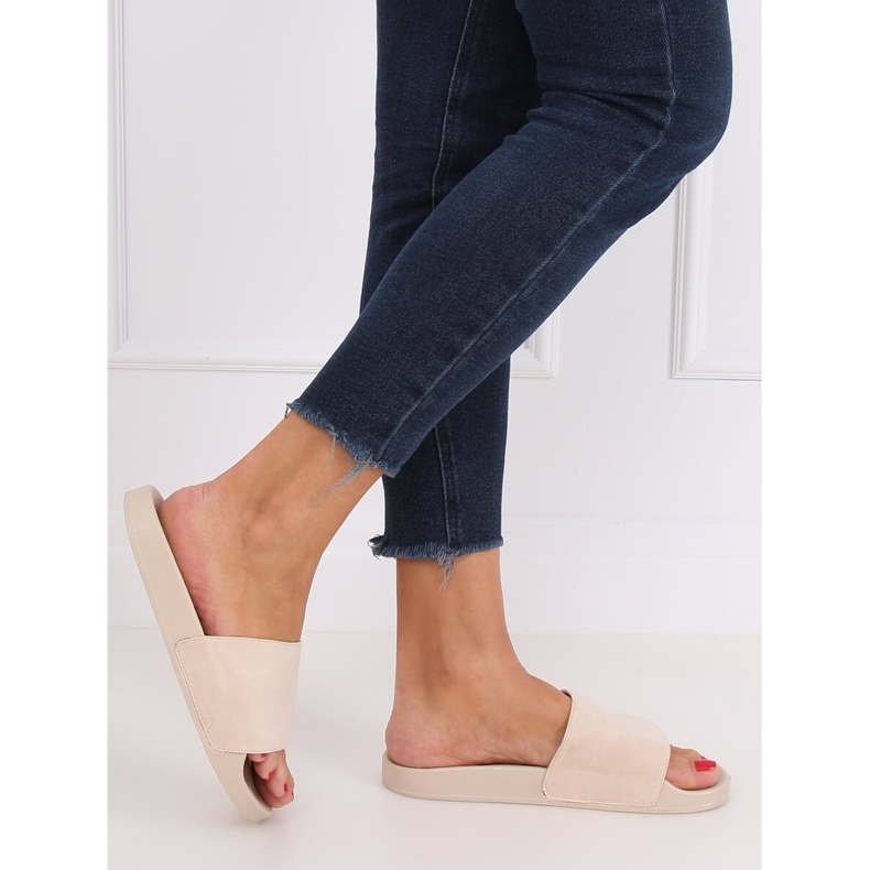 Chinelos bege simples CK98 Beige 2