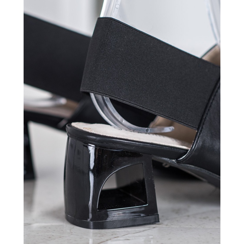 Goodin Sapatos deslizantes em um poste preto 2