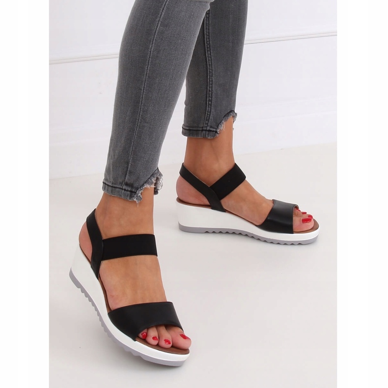 Sandálias pretas com salto em cunha NS101P Preto 2