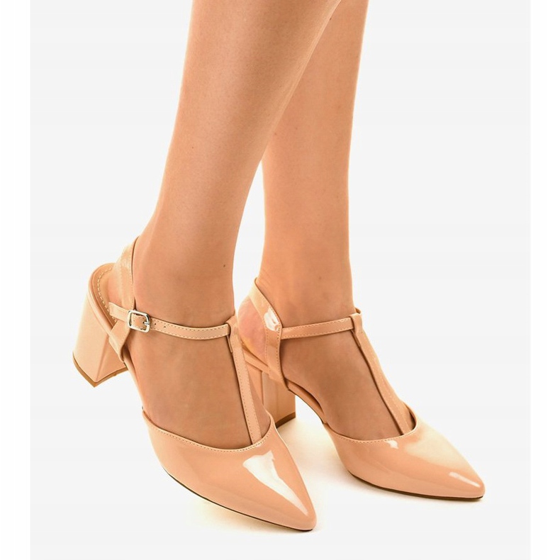 Bombas bege no pilar D85-17 2