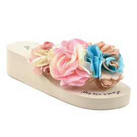 Salto em cunha bege com flores N-31 multicolorido 2