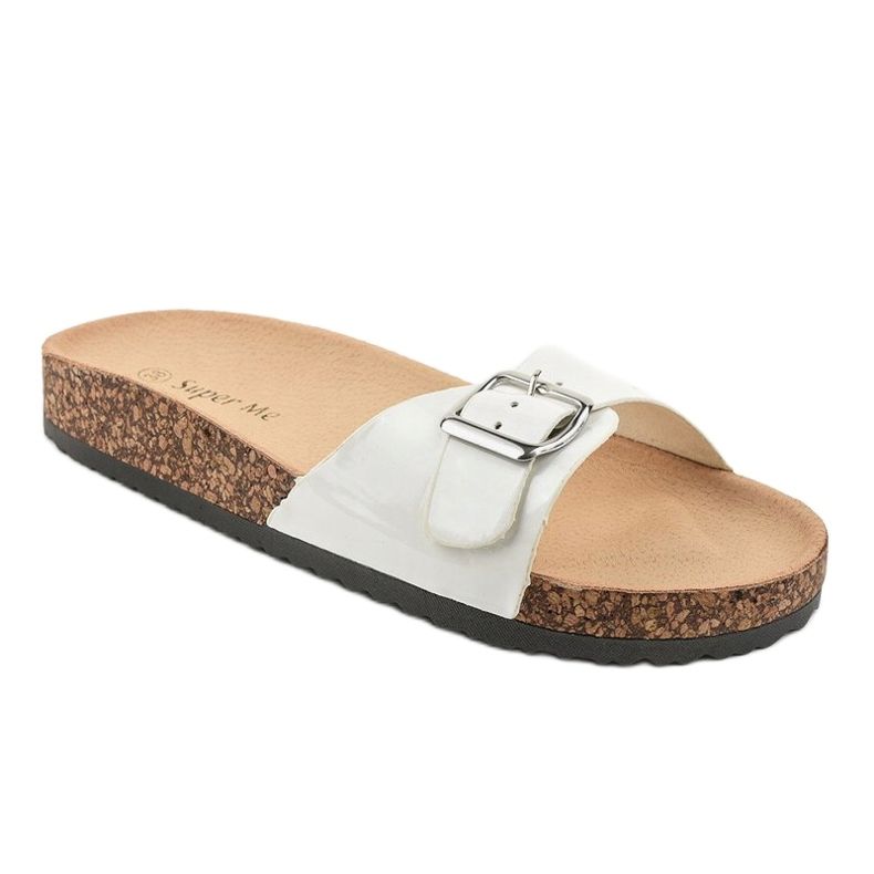 Chinelos brancos com fivela 7016-PL 1 Chinelos brancos com fivela 7016-PL 1