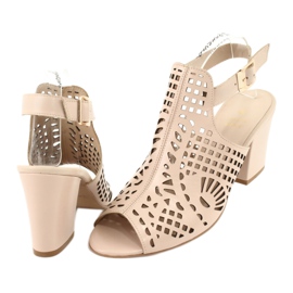 Sandálias em um bar Laura Messi 1924 Couro Bege Montoro rosa 4