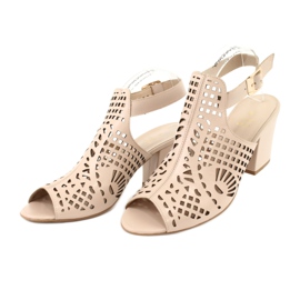 Sandálias em um bar Laura Messi 1924 Couro Bege Montoro rosa 3