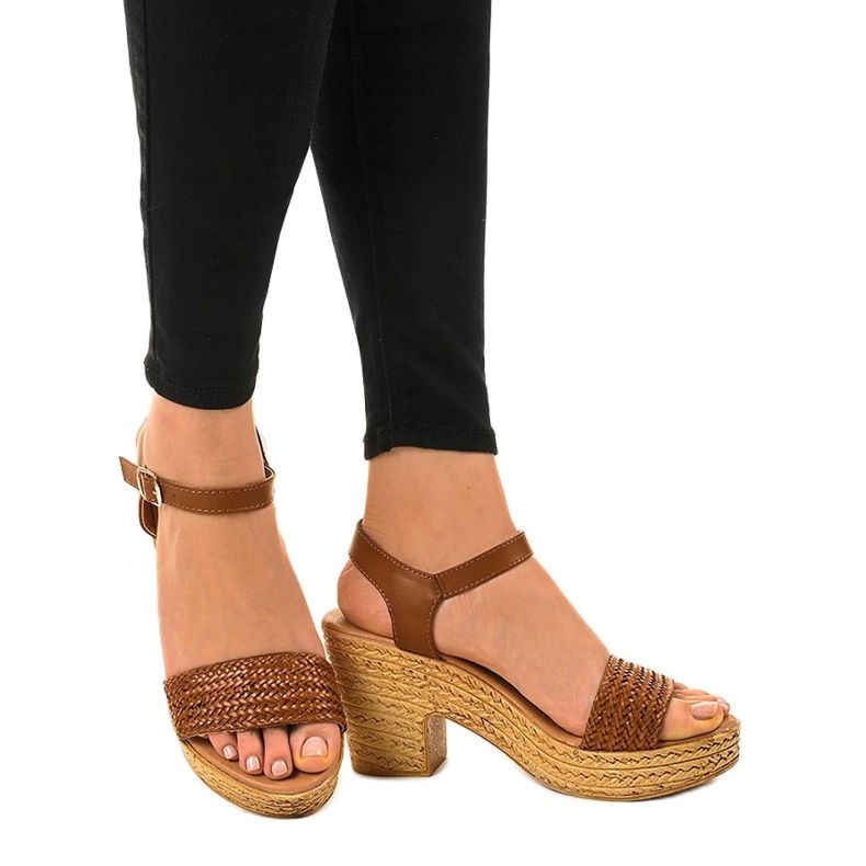 Sandálias marrons de salto alto 150-614 castanho 1