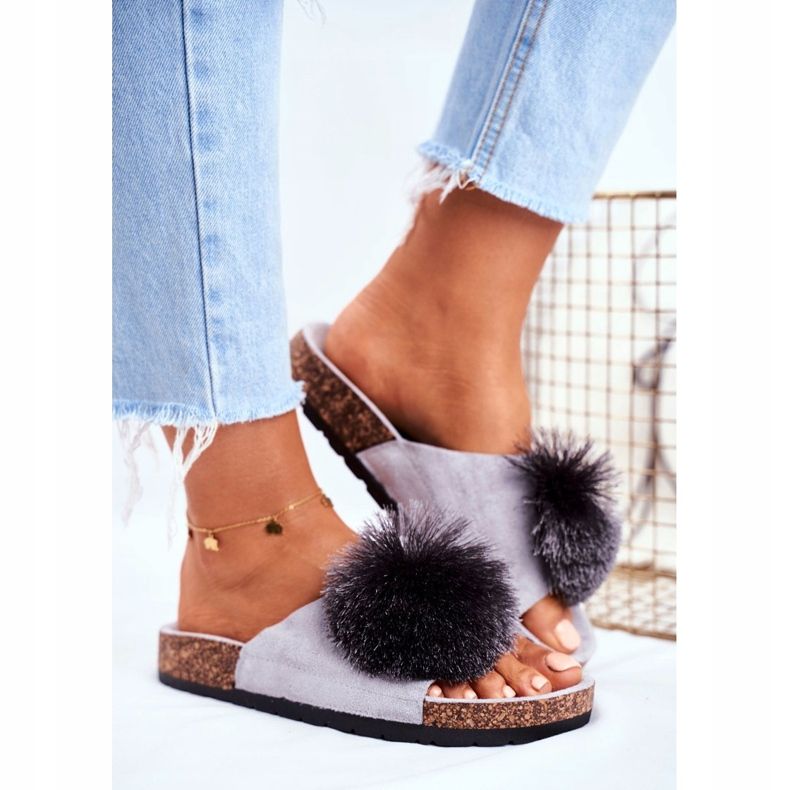 MSMG Chinelos femininos cinza com rolhas com pompom galaxo 2 MSMG Chinelos femininos cinza com rolhas com pompom galaxo 2