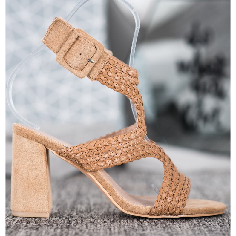 SHELOVET Sandálias trançadas em um bar castanho 2
