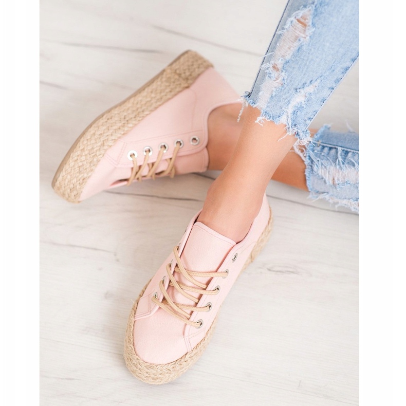 Kylie Tênis em uma plataforma de palha rosa 1